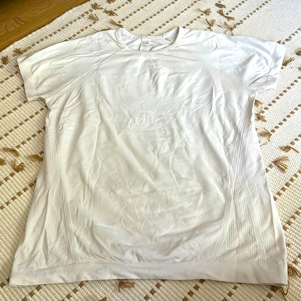 Athleta tee